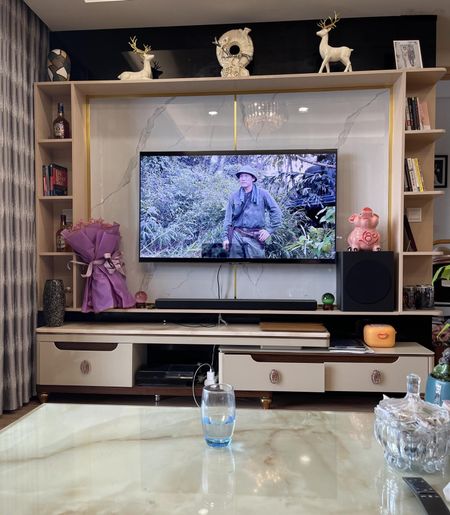(Giá chuẩn) Bán căn 3PN-2WC 130m2 tòa Golden Land, full nội thất, tầng trung, slot ô tô. Giá 8,5 tỷ