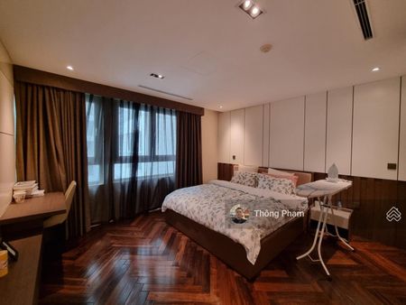Bán căn hộ CC tại Dolphin Plaza, diện tích lớn, 360m2. 5 phòng ngủ, ban công đón gió