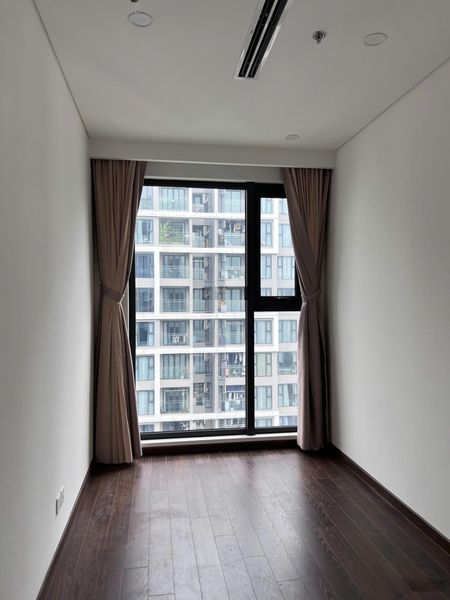 Bán gấp căn 2PN + , diện tích 63m2, 5.5 tỷ , Masteri West Heights (nhà mới 100%)