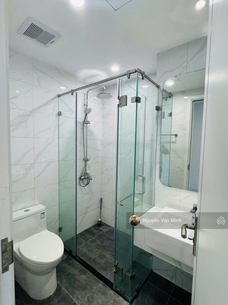Hot Chính chủ cần bán gấp căn Studio 28m2 2 tỷ 650 tòa I3 Imperia Vinhome smart city