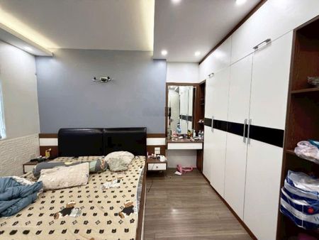 Cần bán căn hộ 2 phòng ngủ, diện tích 76m2 căn góc ngập tràn ánh sáng, full nội thất mới đẹp