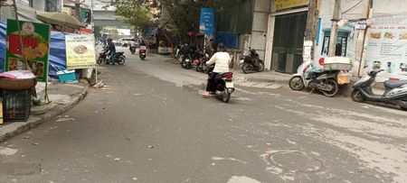 Bán CC 70m2 tại ngõ đường Trường Chinh, Đống Đa, Hà Nội, giá 2,75 tỷ, sổ đỏ chính chủ