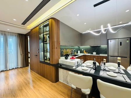 Chủ nhà thiện chí cần bán căn hộ Vinhomes Metropolis 110m2 3 ngủ 2wc căn góc view hồ hướng mát