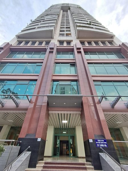 Bán căn hộ chung cư 57 láng hạ-ba đình, 199m2, 4 ngủ, 2wc, 1 slot ô tô, gần hồ, về ở luôn!