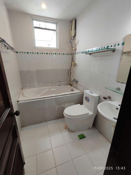 Bán căn hộ Conic Đình Khiêm góc đẹp dt 76 m² có 2pn 2wc giá 2.1 tỷ, liên hệ 0909109856