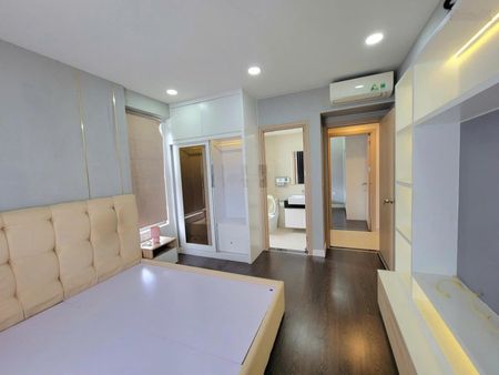Bán căn hộ Cc Oriental Plaza - 77m2, 2pn 2wc Full NT Giá 3ty8 ( có sổ ) Lh : 0933481089