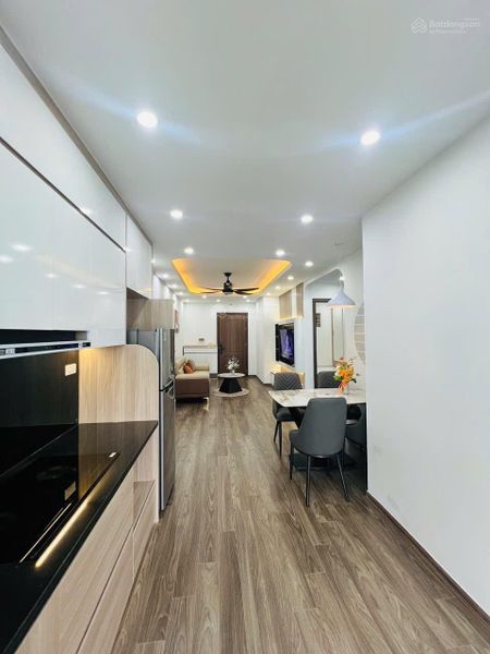 Bán căn hộ sổ đỏ VP5 Bán đảo Linh Đàm Diện tích: 61.5m thiết kế 2 phòng ngủ, 2 vệ sinh