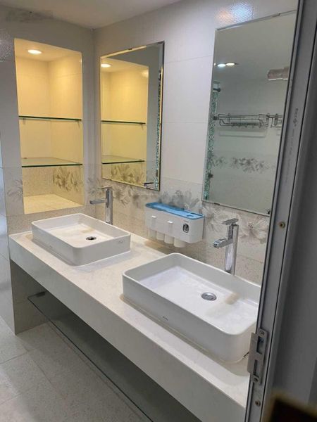 Bán căn hộ chung cư Trung Yên Plaza 112m2 có 3PN 2WC giá 8.5 tỷ. LH 0988637433