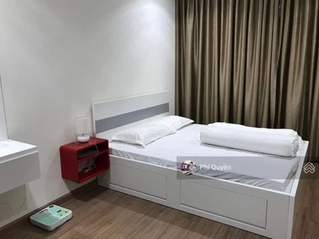 Bán nhanh CHCC Oriental Plaza - Tân Phú 74m2, 82m2, 89m2, 2PN. Giá: 3.5 tỷ LH: 0904715617 Quyền