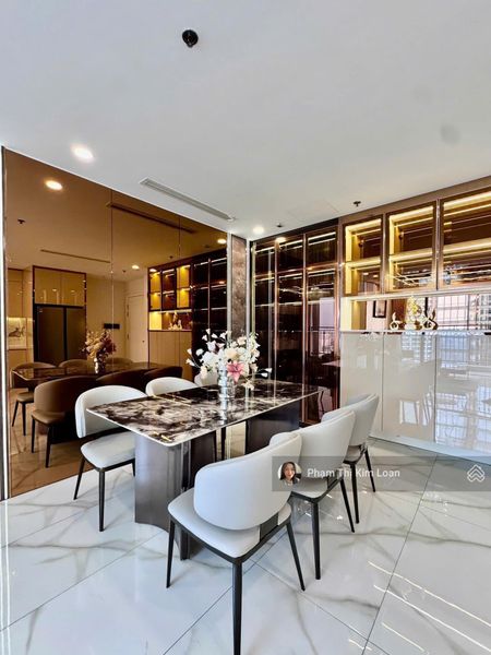 Bán Căn hộ 3PN Vinhomes Central Park - View L81, Full Nội Thất, Sổ Sẵn, Giá 16.8 Tỷ