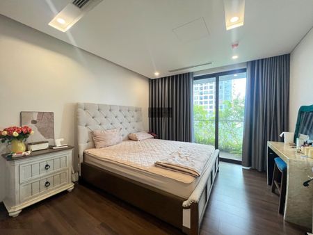 Bán căn hộ cao cấp tại Green Diamond - DT 136m2, 3 ngủ, giá 19,5 tỷ, full nội thất, view thoáng mát