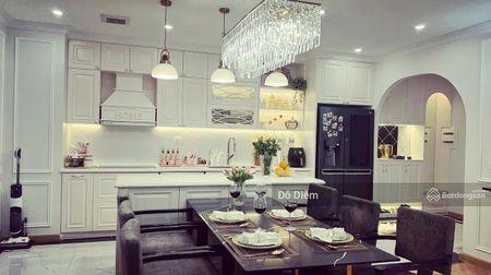 Tôi cần bán căn 3 ngủ-85m2 tòa Goldseason 47 Nguyễn Tuân, full đồ, giá 7.4 tỷ. LH 0337868839
