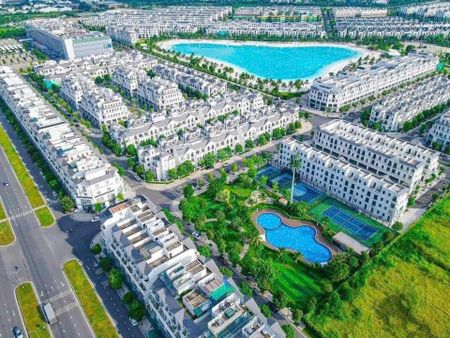 Bán căn hộ cao cấp 3PN - view hồ đắt giá tại S2 The Senique Hanoi hướng Đông Nam, 101,5m2, giá 8 tỷ