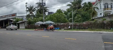 33 mét ngang, sâu 65 mét, mặt tiền quốc lộ 60 (đường bến phà rạch miễu củ)