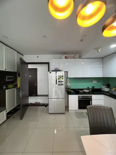 Ruby 2pn có sổ hồng bán gấp căn hộ 67m2 (2pn 2wc), có nội thất, giá 3.68 tỷ ( 0949 967 ***)