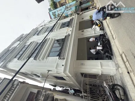 Mặt Phố Đội Nhân 50m , 7 Tầng Thang Máy , Kinh Doanh , Vỉa Hè , Ô Tô Tránh , Mới Xây
