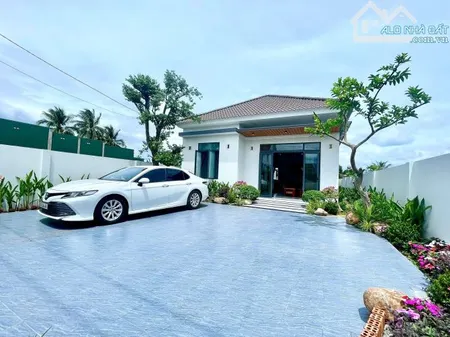 Nhà Vườn Village Mái Nhật Hồ Bơi mặt tiền đường nhựa sau chợ Ea Kao giá 3 tỷ 600 triệu 🍀