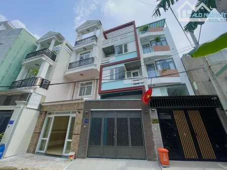 chủ: Nhà đúc 3.5 tấm - đường 7m sát mặt tiền QL13 - Ô tô đậu trong nhà, cần ra gấ
