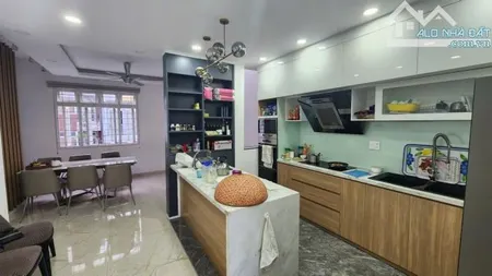 Bán Nhà Mặt Tiền Hoàng Hoa Thám, Tân Bình - 5.5x21 - 4 Tầng - 28 Tỷ TL