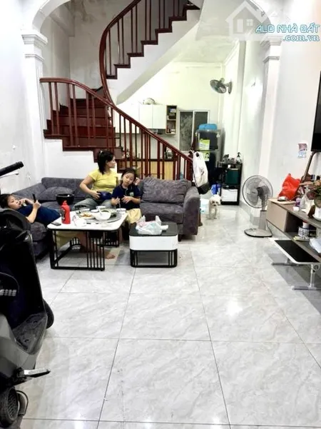 Bán nhà 34m2 cạnh trường THCS Thanh Liệt phố Kim Giang