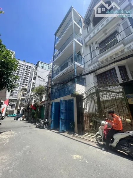 Bán Toà CHDV cao cấp 5 Tầng Đường Hồng Hà, P2 Tân Bình gần 100m2 cho thuê 100tr/Tháng
