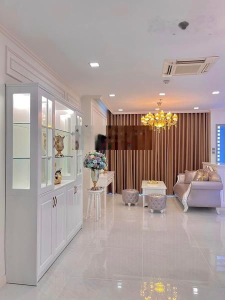 Cần tiền bán gấp căn hộ the gold view, quận4 77m2 3pn2wc full nội thất 2ty350triệu