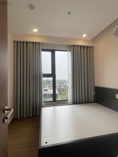 Cần bán căn 2 ngủ 2vs Skyoasis hướng Đông Nam giá 3.95 tỷ bao phí
