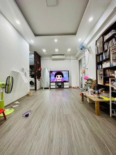 Bán căn hộ chung cư 18T2 Lê Văn Lương, Thanh Xuân. DT 66m2, 2PN 1VS giá 6.18 tỷ. LH: 0983237984