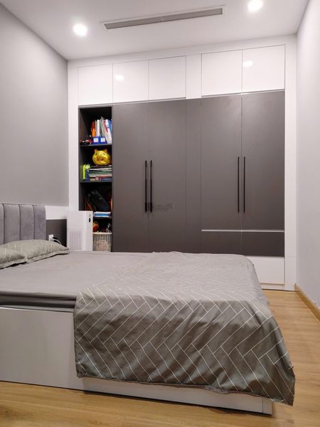 ROYAL CITY 82.2m² - Tầng thấp - 2PN Hướng BC Đông Nam , LH 0584146888 khi quan tâm ạ