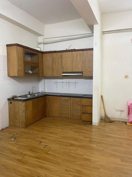 Cần bán căn hộ chung cư N02 Chùa Láng, Phường Láng 69m2 thiết kế 2 ngủ giá 5,45 tỷ tầng trung