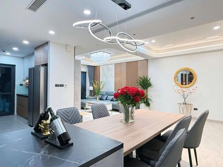 Chính chủ bán nhanh căn 2pn full đồ 70m view thẳng hồ thoáng mát giá tốt nhất chỉ 5.5 tyr, SĐCC