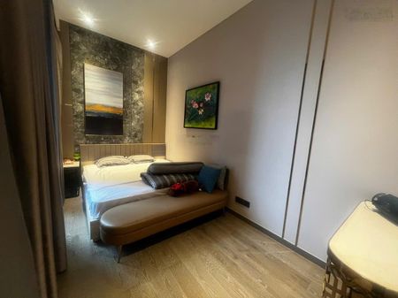 Bán căn hộ Oriental Plaza 83m2 2PN 2WC 3.5 tỷ, view đẹp. LH: 0934704304