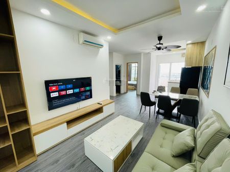 Bán căn penthouse có ban công view thành phố và biển tuyệt đẹp, tầng 40 thoáng mát, giá chỉ 2,85 tỷ