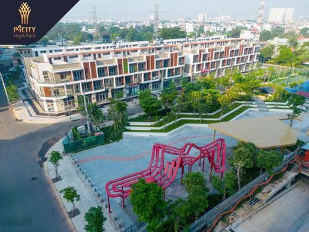 Bán nhanh căn hộ Picity High Park 57m2 view hồ bơi full nội thất giá tốt 2,750 tỷ.