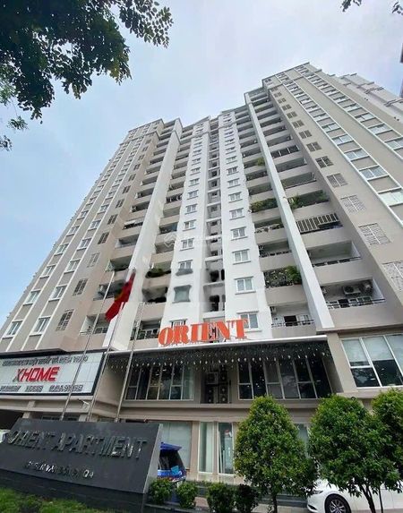 Cần bán căn hộ chung cư ORIENT đường Võ Văn Kiệt Q1 dt: 99m 3PN 3WC giá 5 tỷ.
