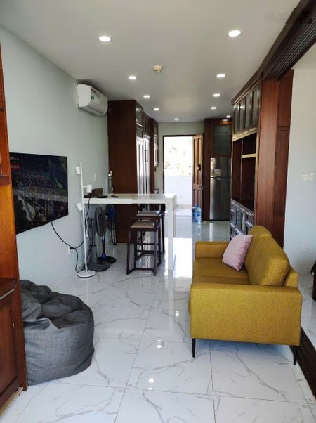 Bán căn hộ Thủy Tiên Building mặt tiền Trần Phú Vũng Tàu 1 phòng 53m2, giá 2.250 tỷ. Lh e Yến