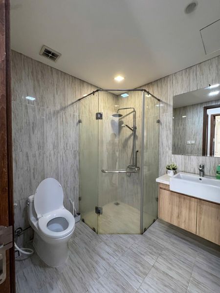 Bán Chung Cư Golden Star, 69m 2pn 2wc full nt, giá 4tỉ ( chưa bao 5%) LH 0937961088 Thảo