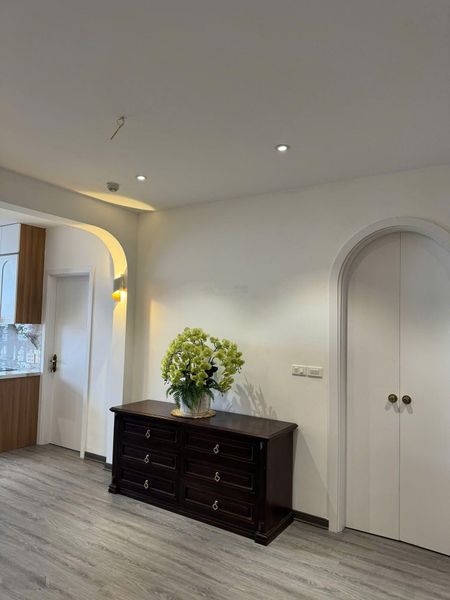 Bán căn hộ Thăng Long Garden Minh Khai, full nội thất, đồ điện tử, 132m2, 3PN, giá 86 tr/m2