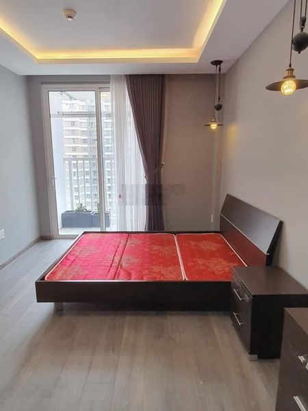 Gia đình bán căn góc CC Lê Thị Riêng Q.10. DT 60m2 2P 2WC. SH lâu dài. Giá 2,7 tỷ. LH 089652219