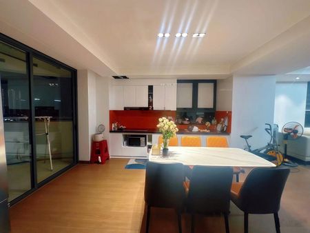 Căn góc 106m2, ngay ngã tư Lê Văn Lương giao Khuất Duy Tiến. Giá 6,75 tỷ có thương lượng