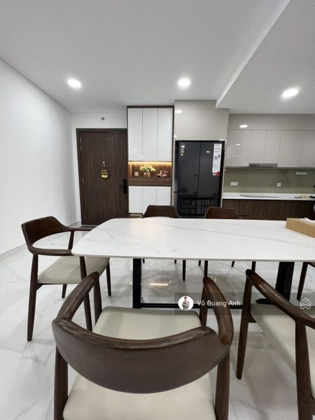 Em cần bán căn hộ Diamond Brilliant 142m - 3PN - 2WC - 1 kho, giá 9 tỷ bao hết Full nội thất