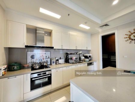 Bán căn 3 phòng ngủ chung cư Tân Hoàng Minh- Hoàng Cầu, 110m2, giá chỉ 15 tỷ. LH 0906244301