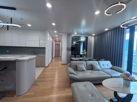 Chính chủ bán căn hộ 118m2 3n2vs Keangnam, tầng trung, ban công ĐN, giá: 10,8 tỷ. LH: 0945874562