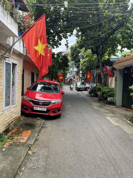 Bán nhà TT Đồng Xa, Mai Dịch, vị trí đẹp đắc địa, gần mặt phố, ô tô đỗ chân cầu thang, 60m2/3,1 tỷ