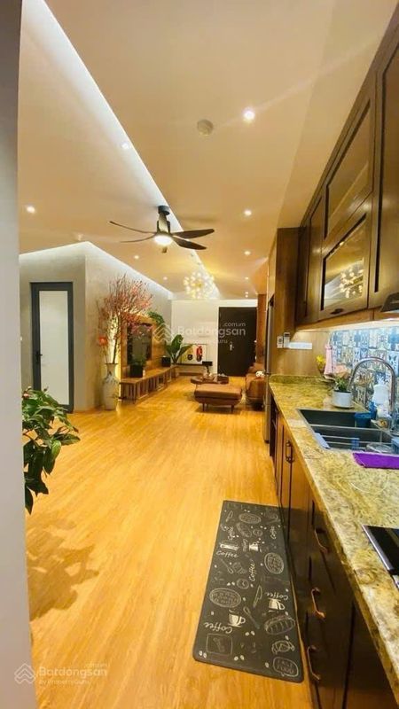 - Bán căn hộ chung cư Stellar Garden Lê Văn Thiêm, Thanh Xuân Trung, Siêu đẹp, 91.2m2, 8.35 tỷ