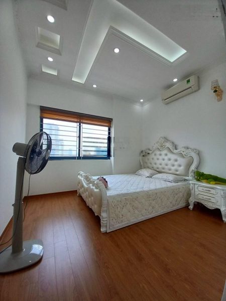 Bán căn hộ tòa N07 Thành Thái DT 90m2 TK 2PN 2WC, giá 6,35 tỷ