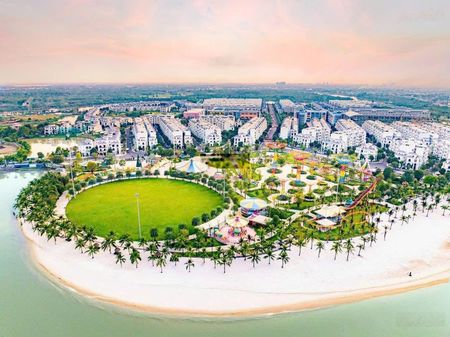 Sẵn giỏ hàng 99 + giá tốt cần bán gấp Vinhomes Q9 2PN giá 2.3 tỷ. LH 0898119338