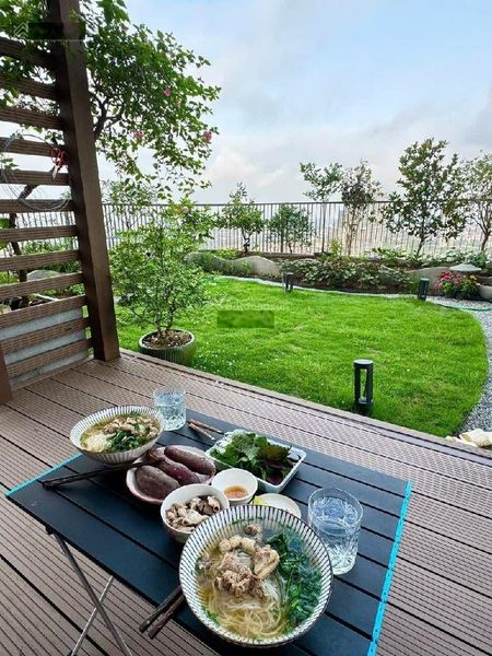 Bán chung cư ecopark tuyệt đẹp - tổng dt 148 m2 - sân vườn trên mây - giá tốt chỉ 12,8 tỷ