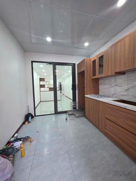 Bán nhà tập thể Thượng Thanh 40m2, tầng 1, full nội thất, chỉ 2, x tỷ