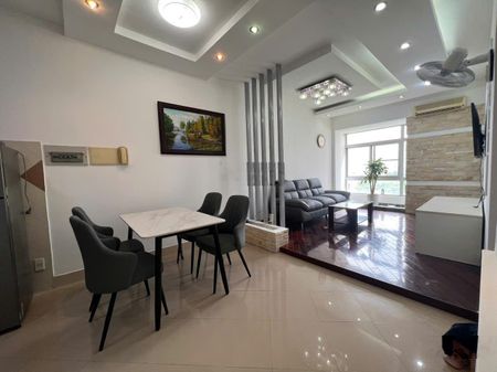 Bán nhanh căn hộ Sky Garden 2. DT 71m2 Nhà đẹp- Đang thuê 12.5 triệu. Lầu cao-2pn-1wc- Giá 4.5 Tỷ